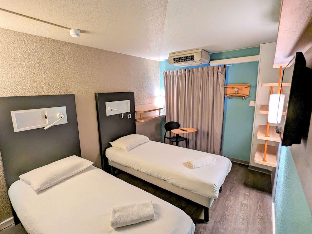 Twin Room, 2 Twin Beds photo 1