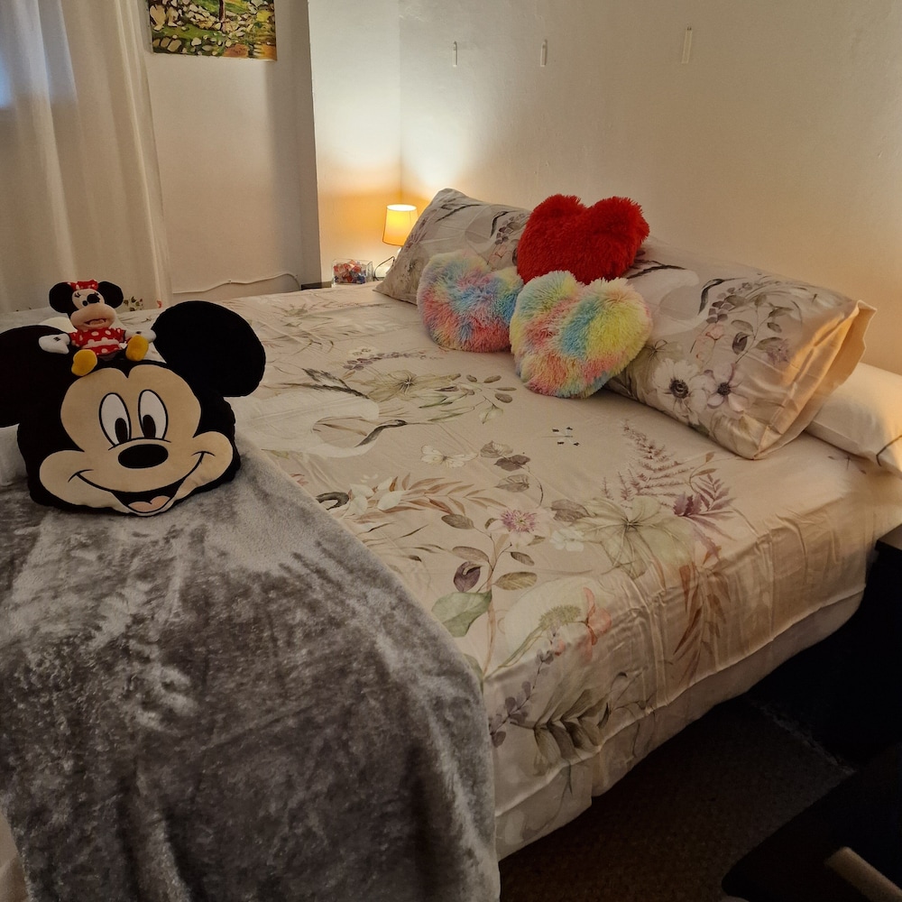 Room, 3 Bedrooms, Balcony, City View
