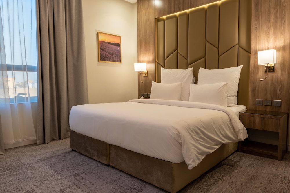 Executive Suite, 1 King Bed - Photo 1