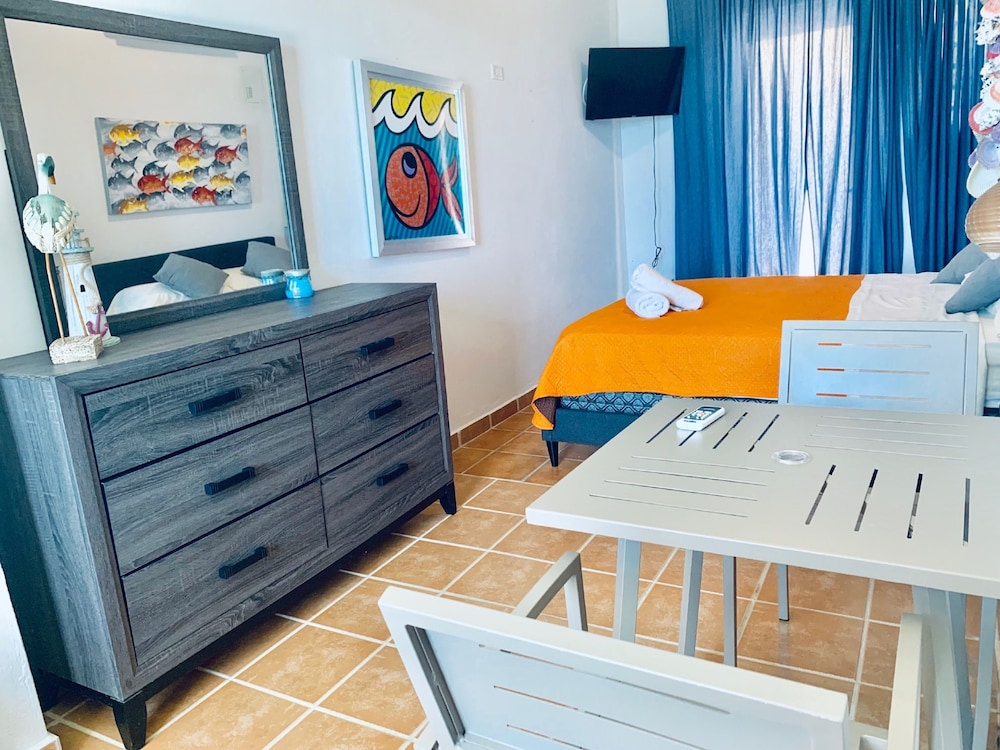 Dv 102 Economy Ocean View Suite / Kitchenette / 1 Full Size Bed, Ocean Front Property photo 2