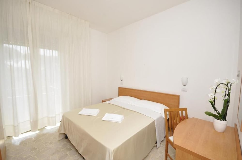 Classic Quadruple Room photo 2