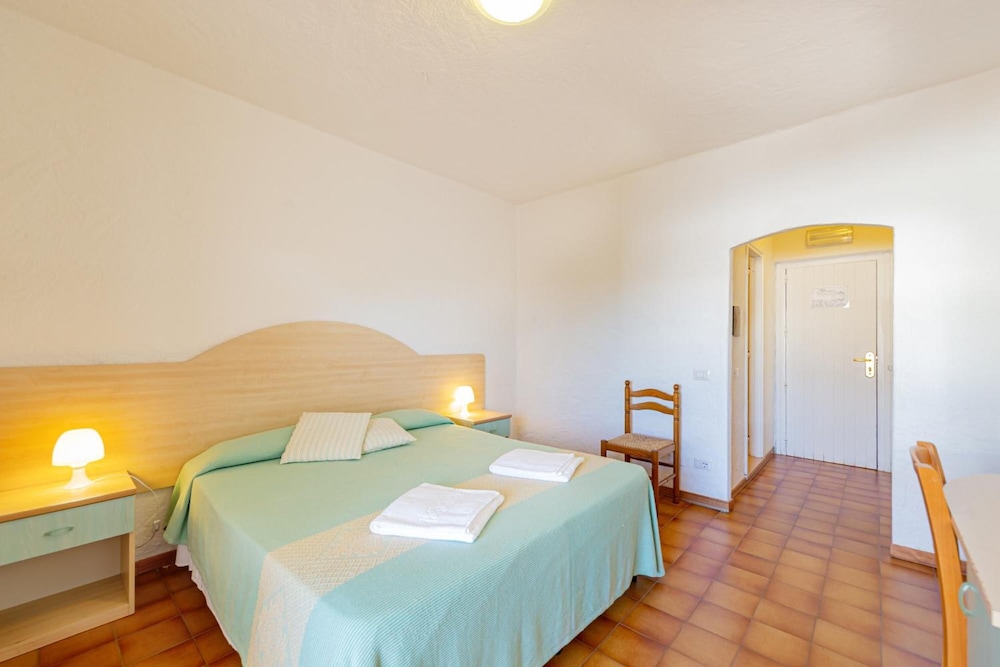 Double Room, 1 Double or 2 Twin Beds, Balcony, Ground Floor - Photo 3
