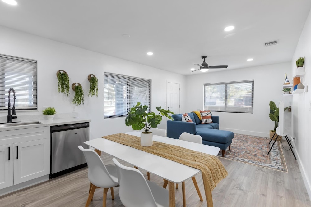 Design Condo photo 3