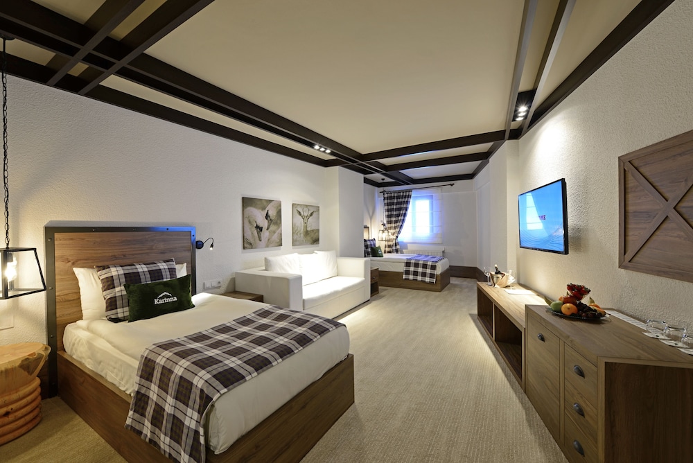 Deluxe Triple Room photo 3