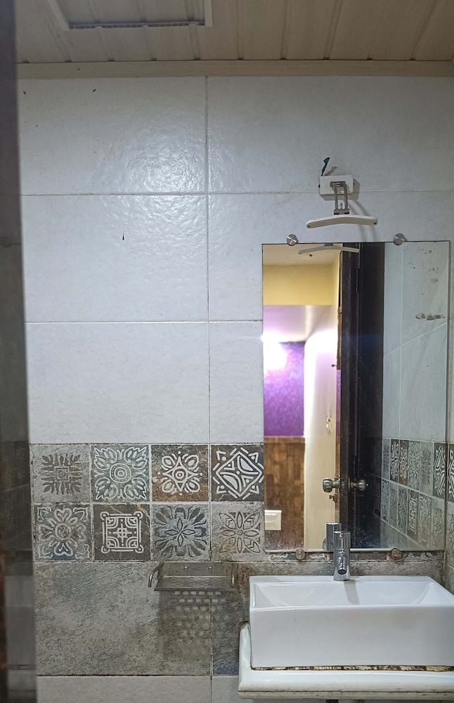 Deluxe Double Room - Photo 20