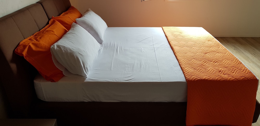 Family Suite, 1 Queen Bed with Sofa bed, Courtyard View photo 2
