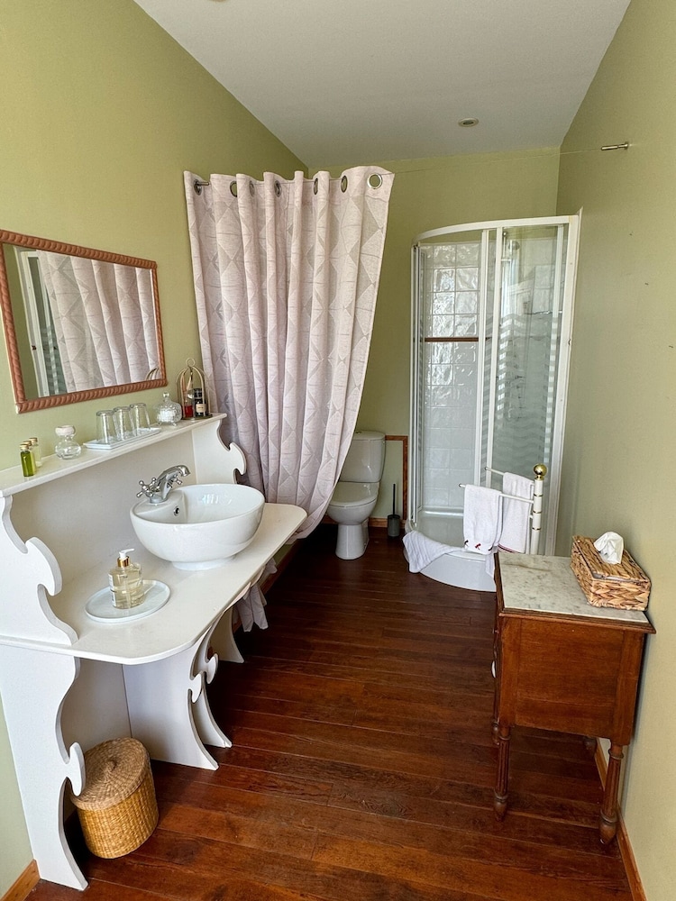 Classic Quadruple Room, Garden View photo 3