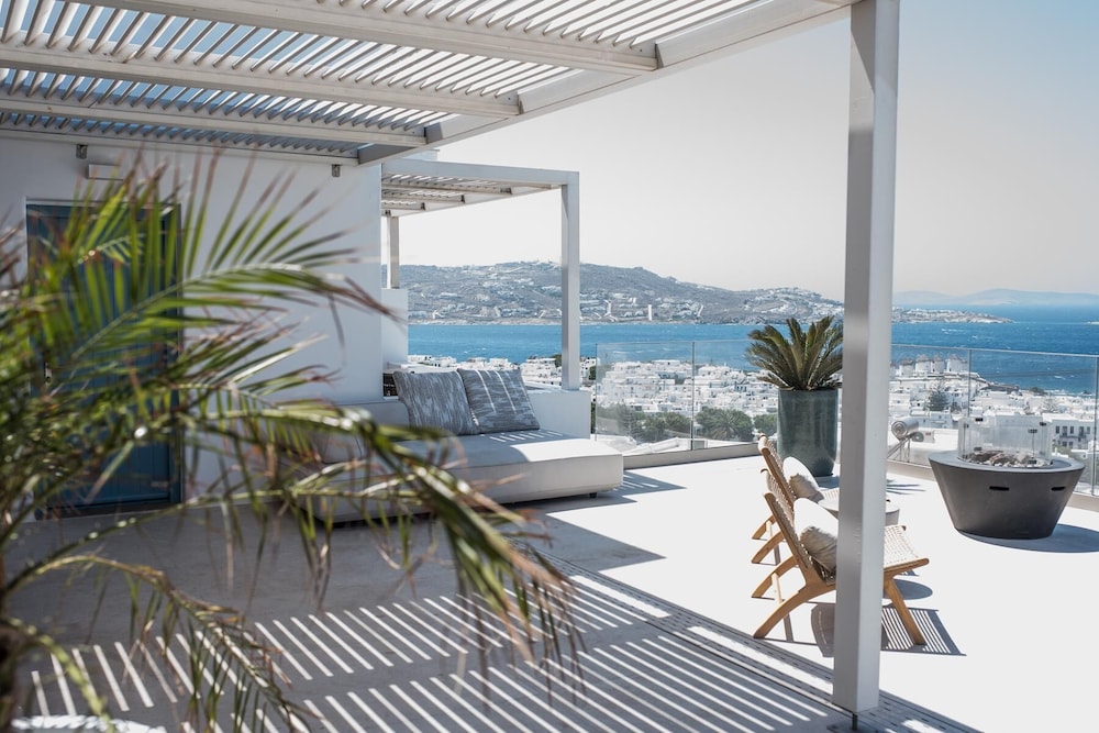 Suite with Private Pool - Photo 2