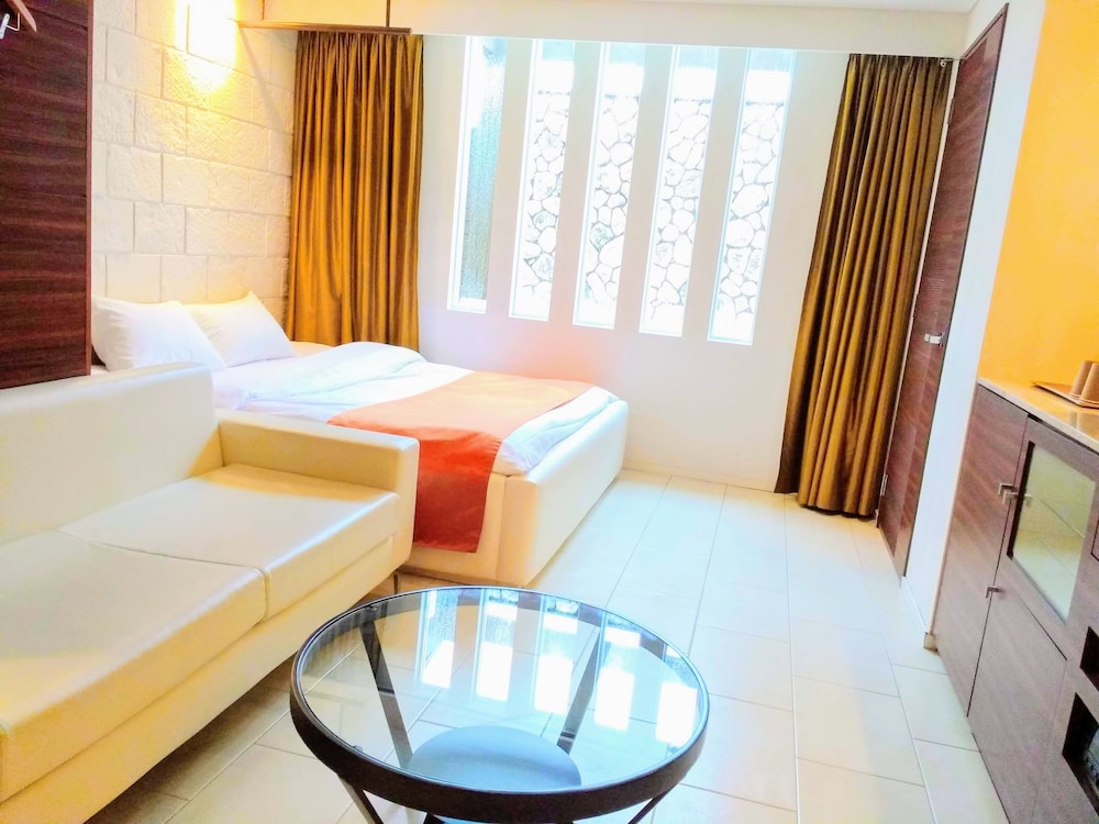 Quadruple Room - Photo 7