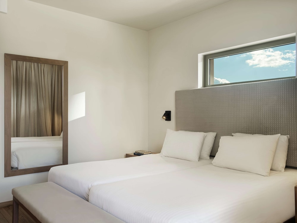 Deluxe Room, 2 Bedrooms, Connecting Rooms - Photo 2