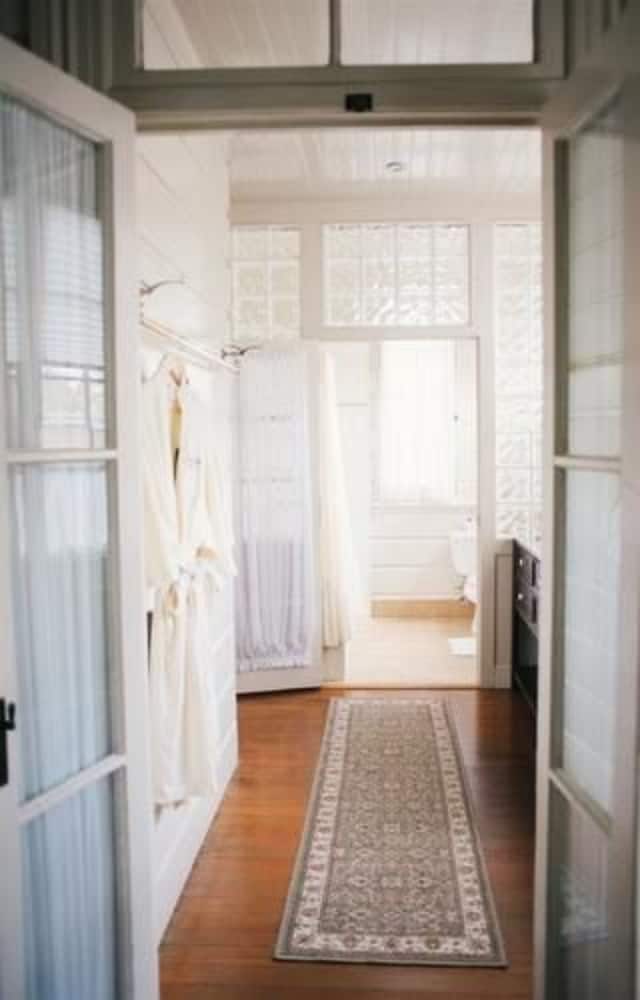 Family Room, 2 Bedrooms, Private Bathroom (Family Suite) photo 3