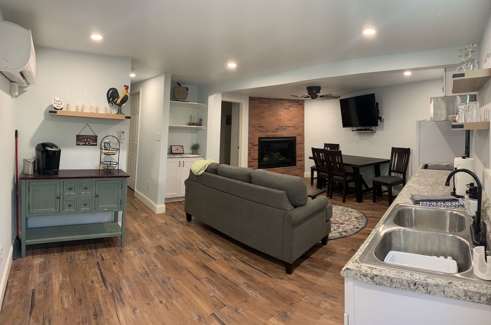 Buttertub Farm Room
