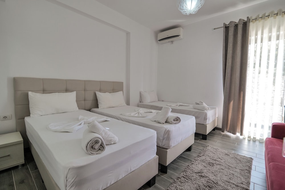 Triple Room, Partial Sea View