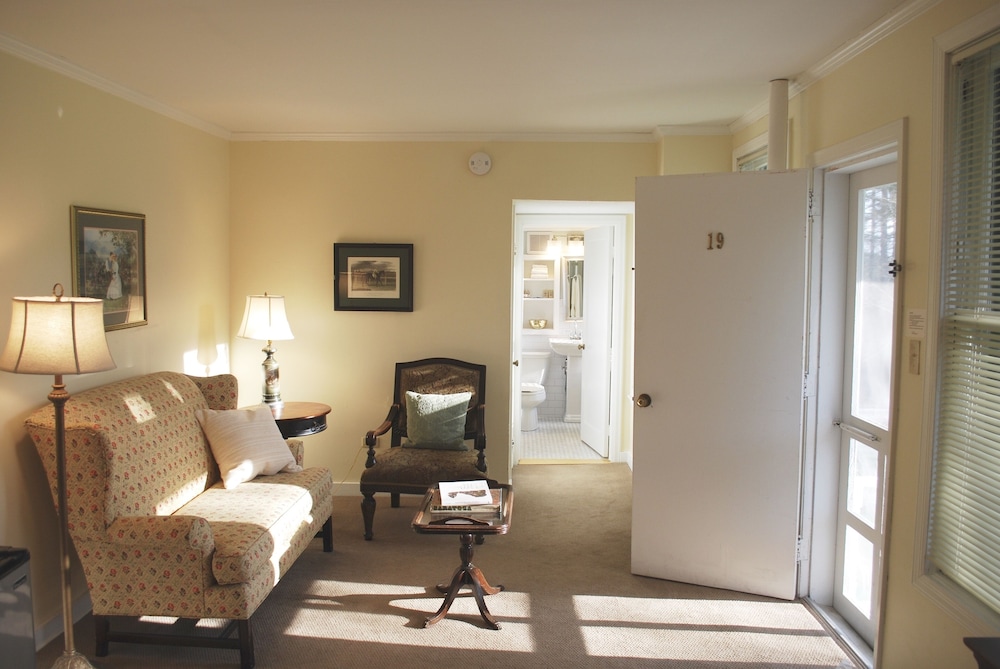 Deluxe Double Room, Ensuite (Queen with Porch #19) - Photo 13