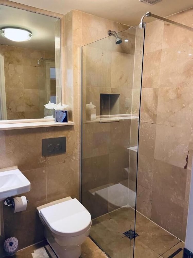 Executive Room - Photo 2