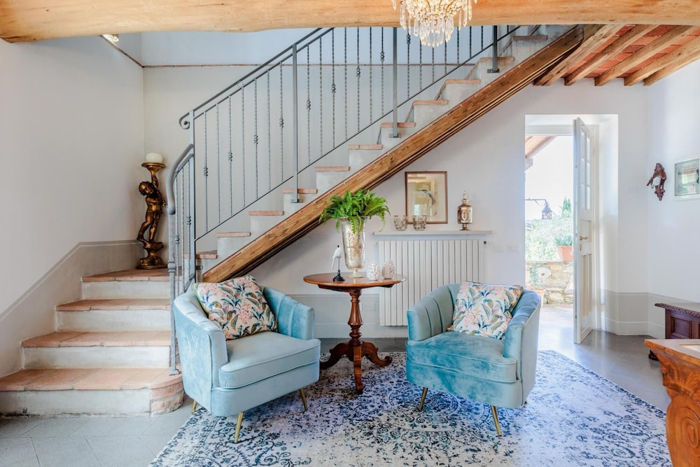Villa photo 1