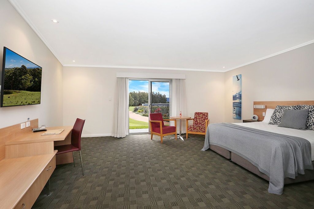 Premier Room, 1 King Bed, Golf View photo 1