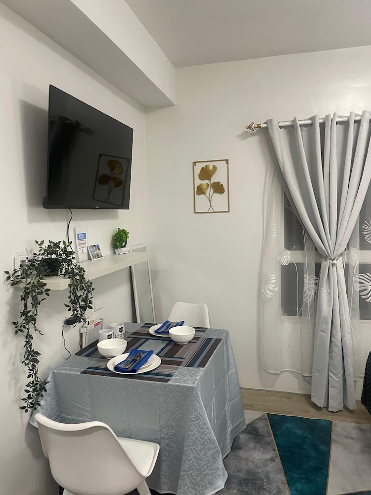 Comfort Studio, Pool Access, City View photo 1