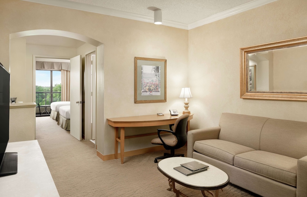 Suite, 2 Double Beds, Mobility/Hearing/Roll In Shower - Breakfast/Cocktails