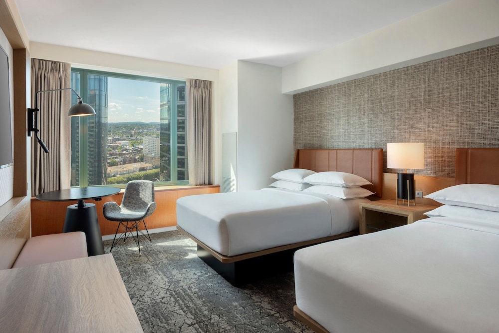 Club Room, 2 Double Beds thumbnail 6