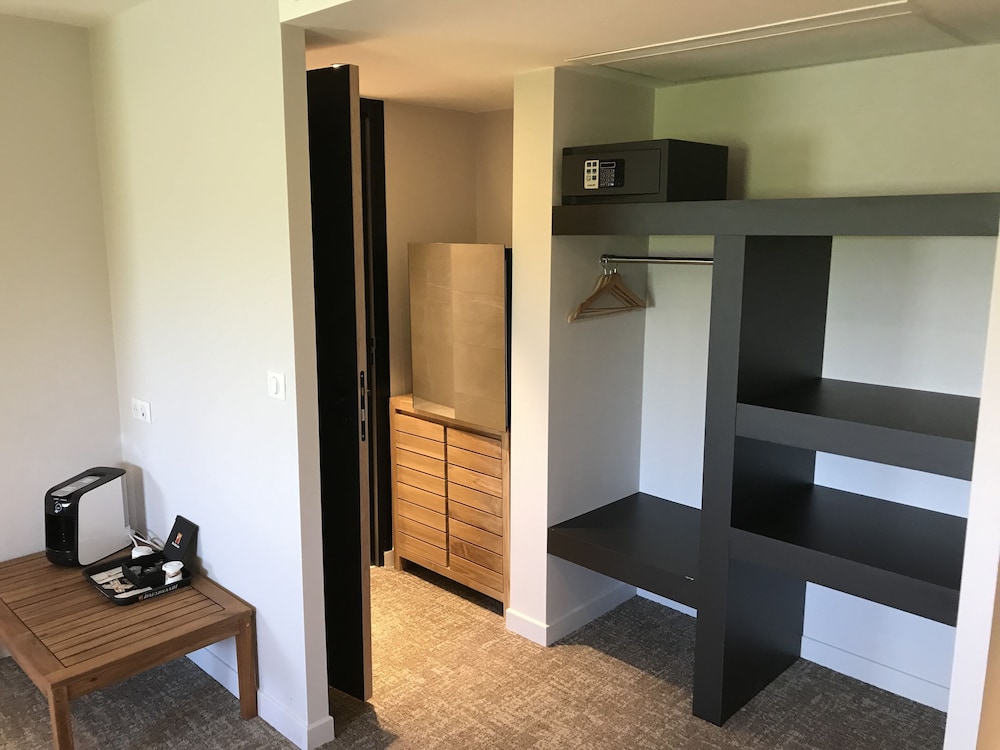 Family Room, 1 King Bed, Non Smoking (Converts to 2 Twin Beds;with Sofabed) - Photo 10