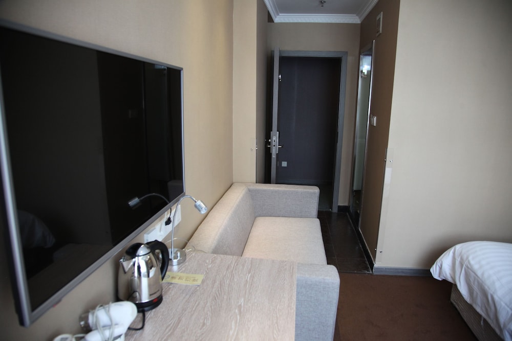 Deluxe King Room photo 1