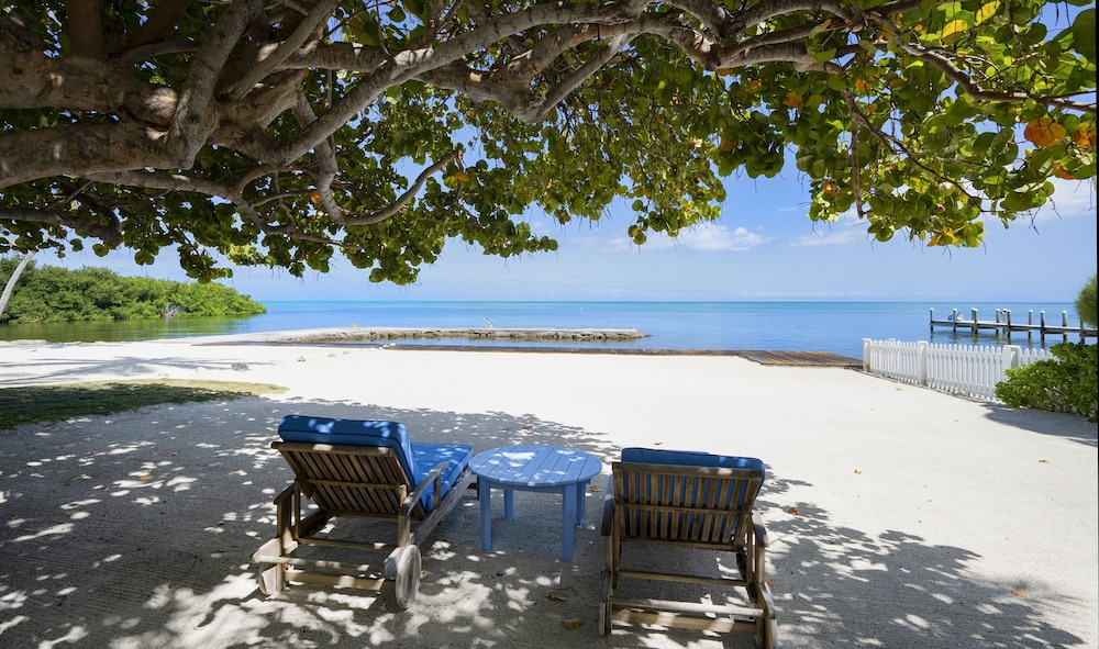 One Bedroom Private Beachfront Cottage