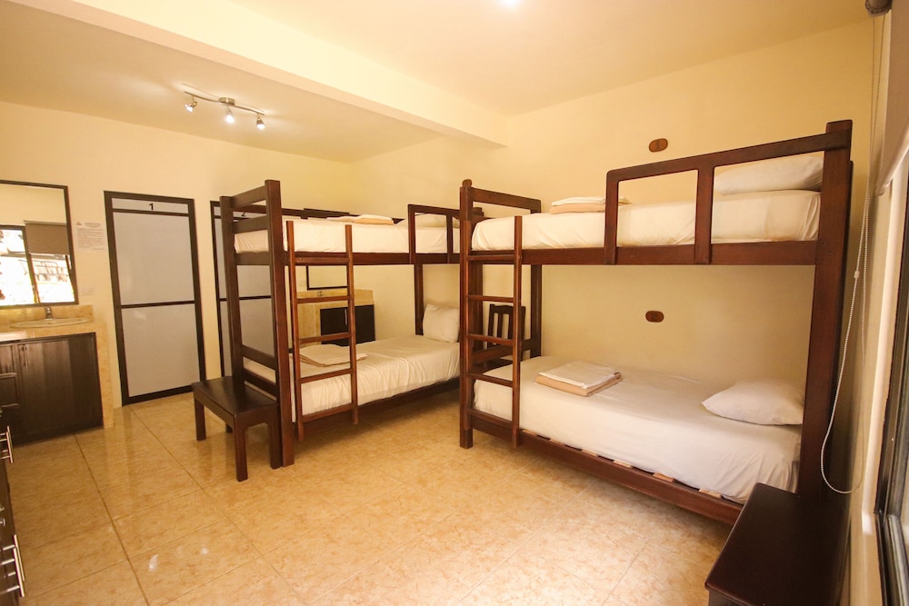 Economy Quadruple Room photo 3