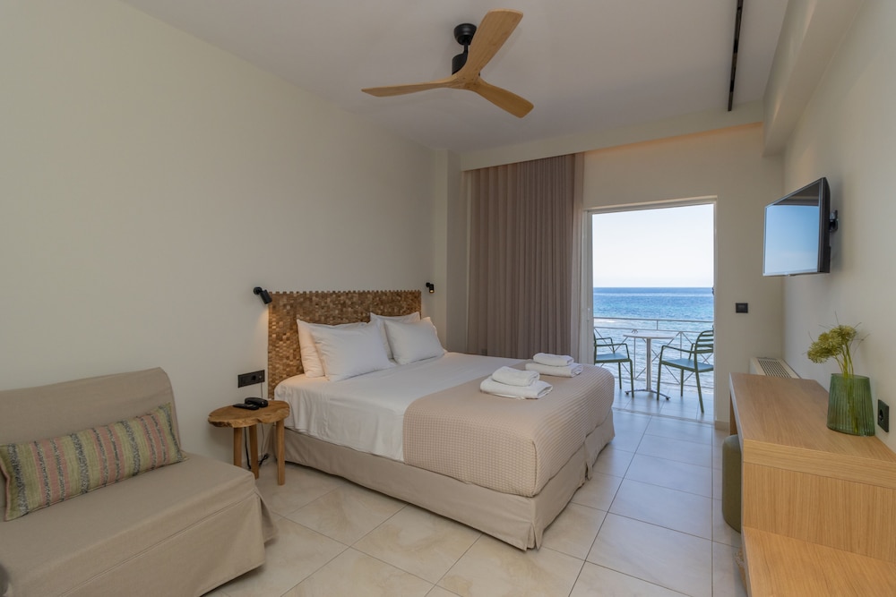 Superior Double Room, Sea View photo 2