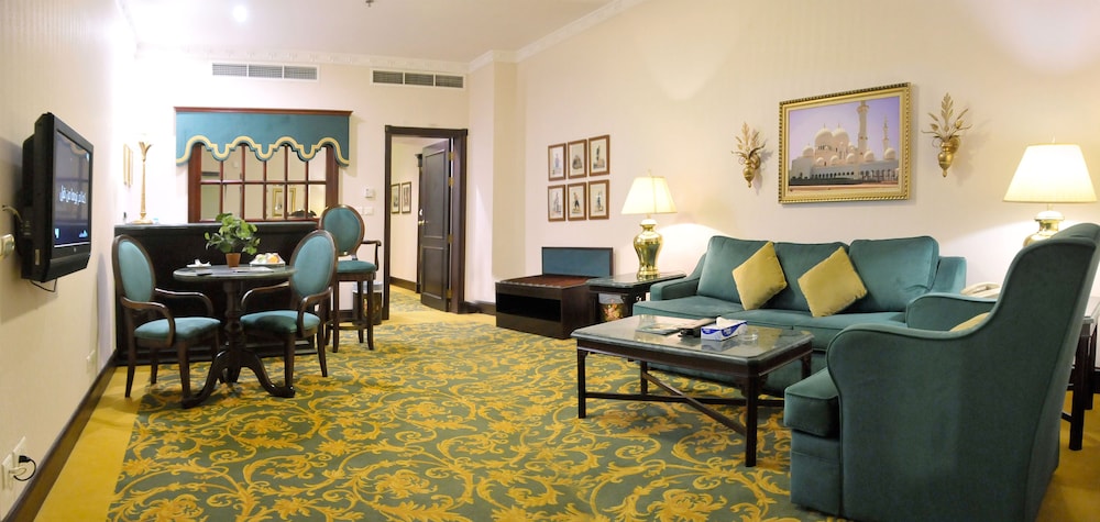 Junior Suite, 1 King Bed - Photo 4
