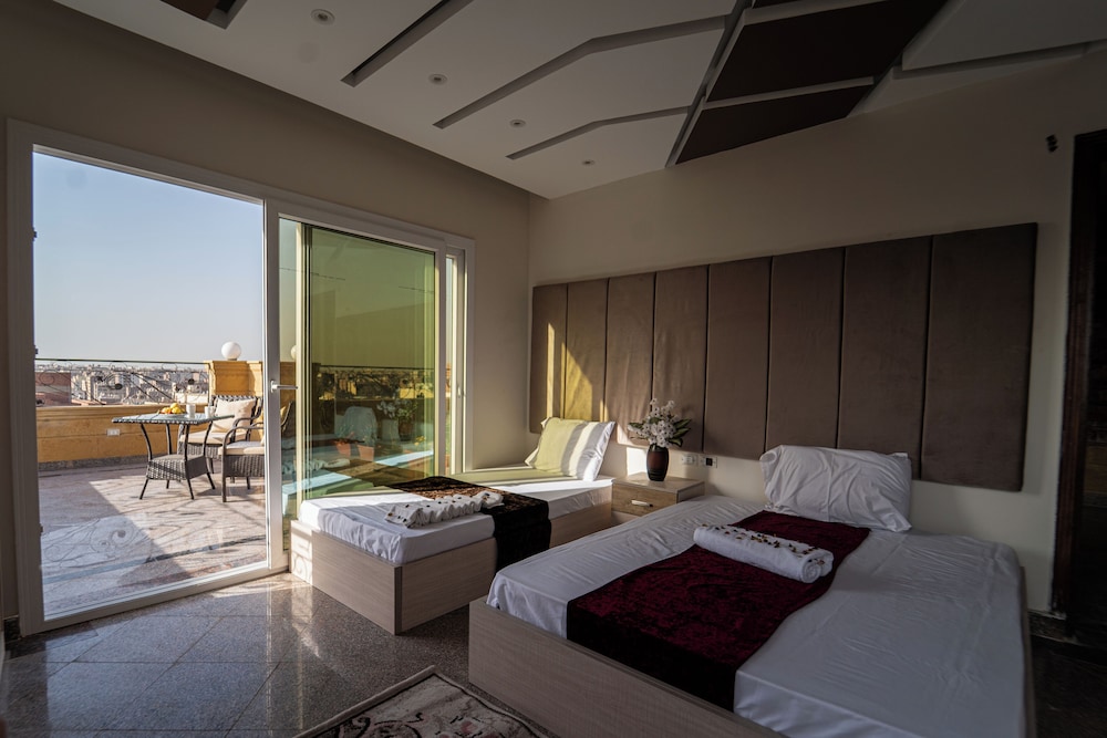 Deluxe Room, Balcony, Mountain View photo 3
