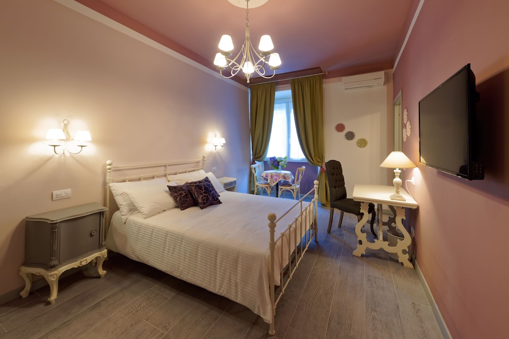 Deluxe Room (2 WR)