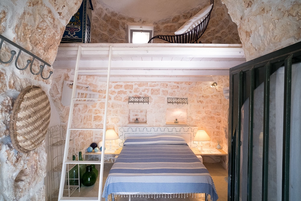 Romantic Studio Suite