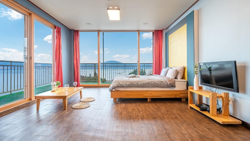 Basic Room, 1 Bedroom (201) photo 1