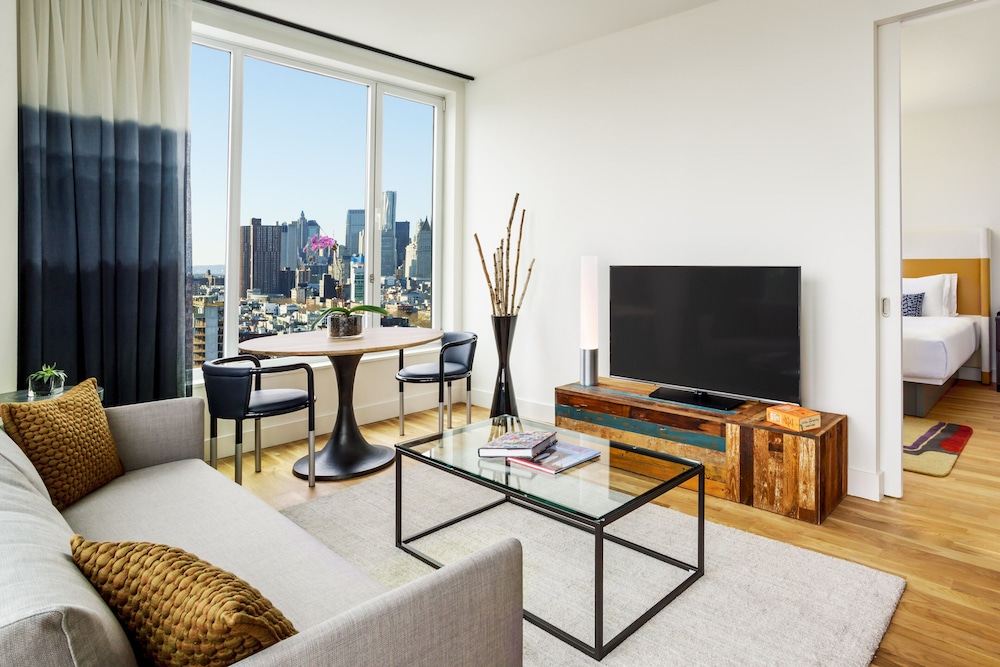 Suite, 1 Bedroom (Freedom Tower View)