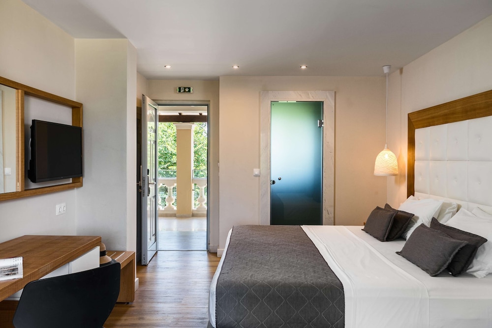 Deluxe Double Room, Garden View - Photo 7