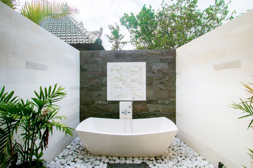 Villa 2 photo 2