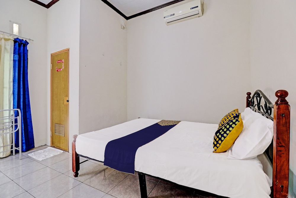 Economy Double Room photo 3