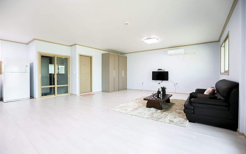 Family Room photo 2