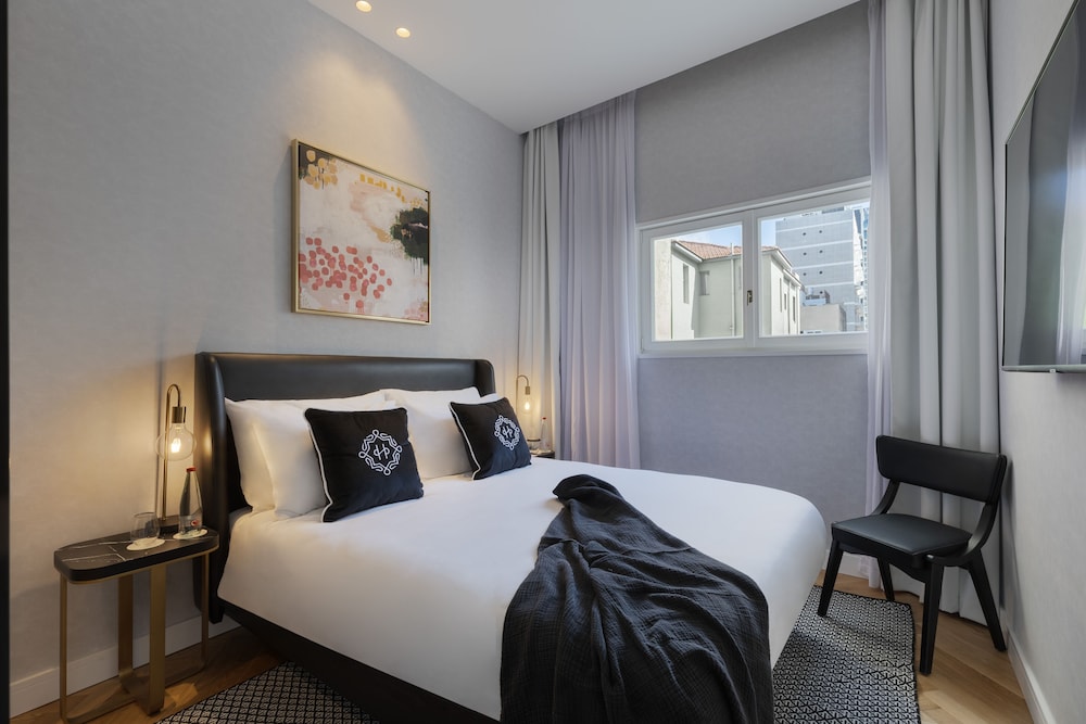 Deluxe Room - Photo 6