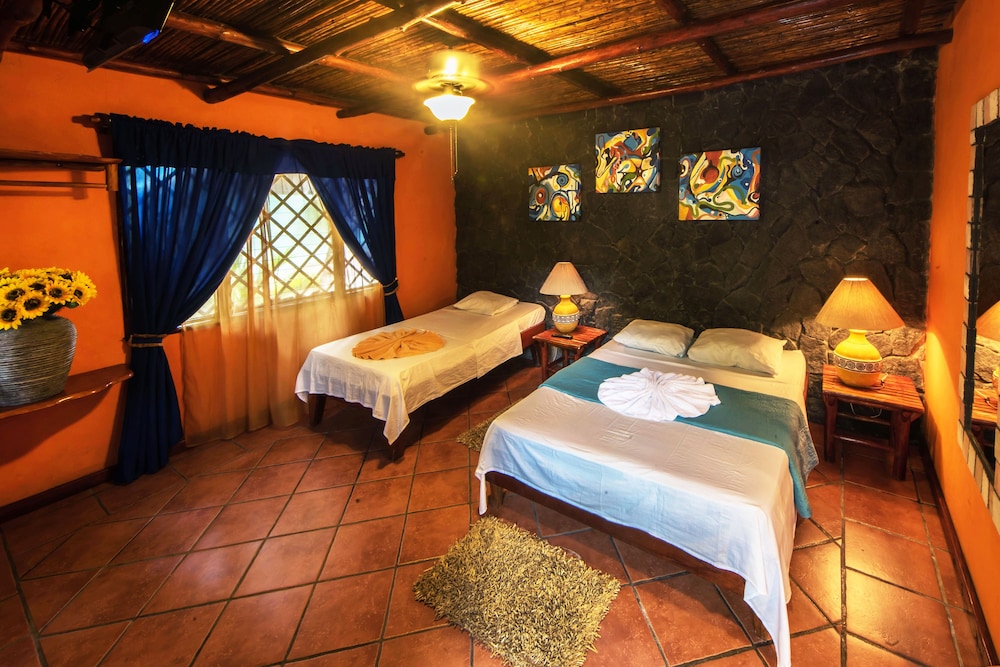 Basic Triple Room, 1 Bedroom photo 2