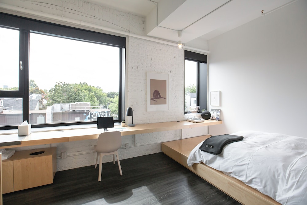 Signature Studio, 1 Queen Bed - Photo 5