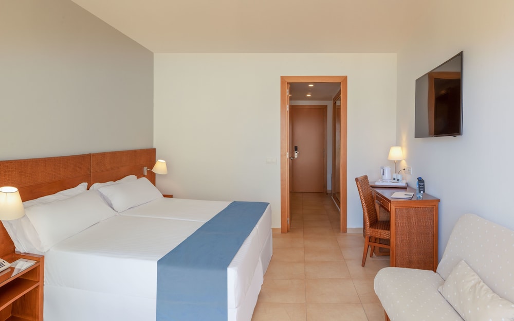 Standard Room, Balcony (2 Adults) - Photo 2