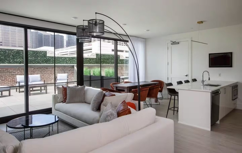 Premium Condo, 3 Bedrooms, Terrace