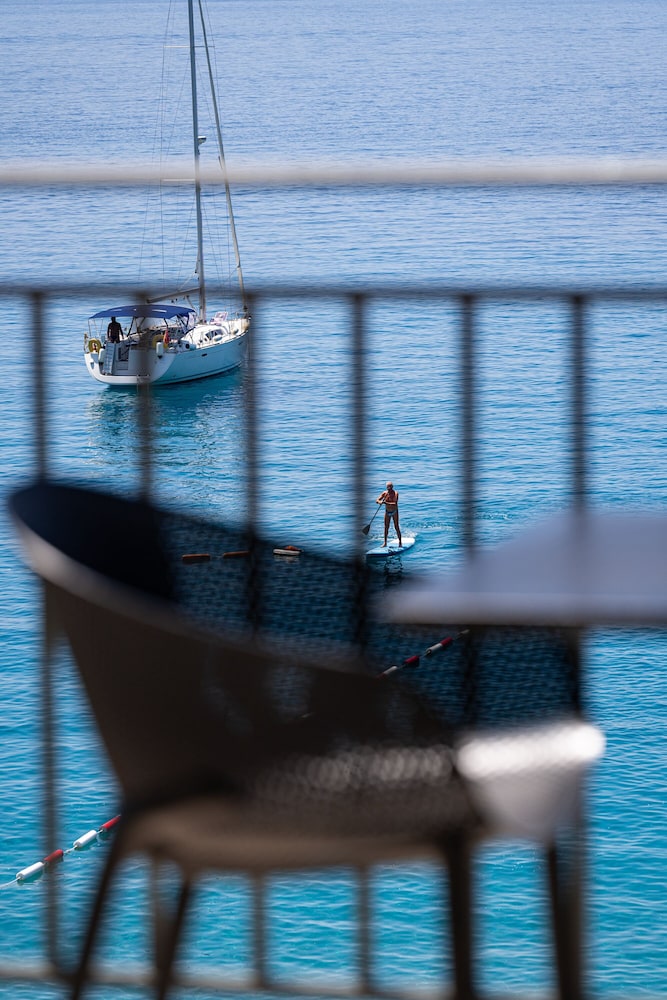 Deluxe Double Room, Sea View - Photo 10