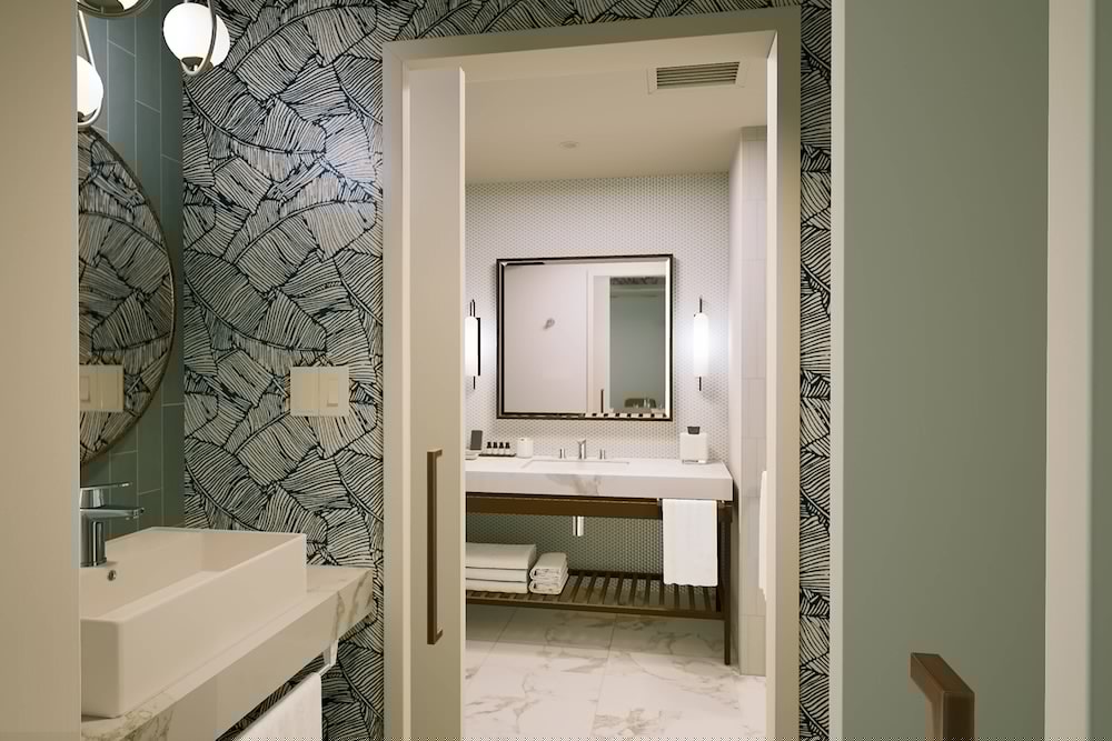 Signature Suite, Multiple Beds, Pool View