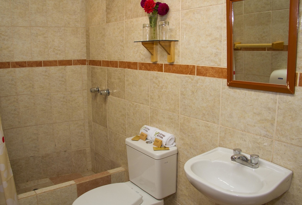 Triple Room, 3 Twin Beds, Private Bathroom photo 2