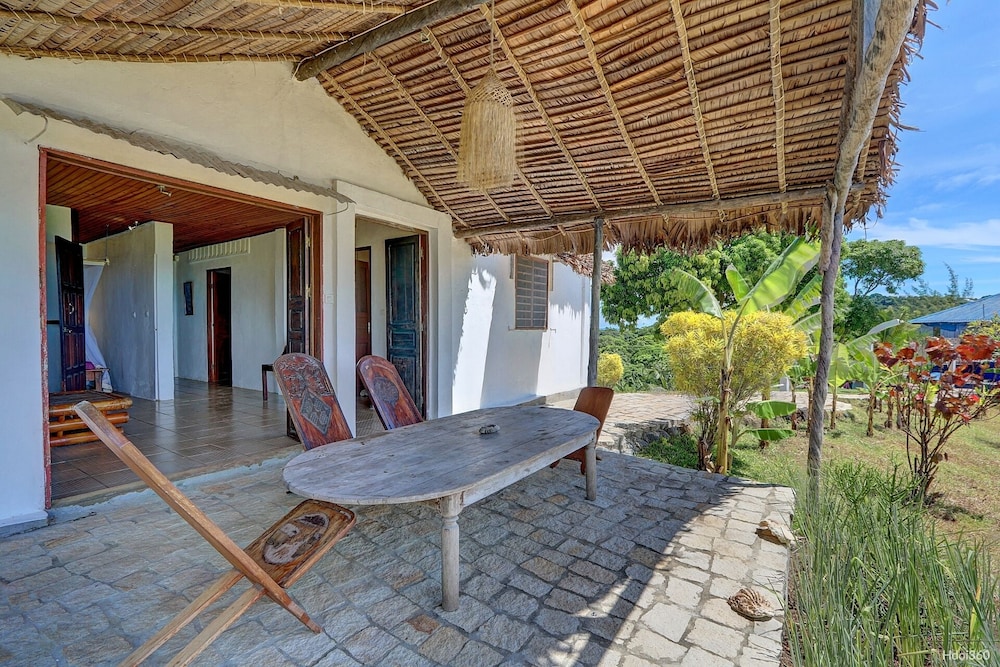 Family Bungalow, 4 Bedrooms photo 2