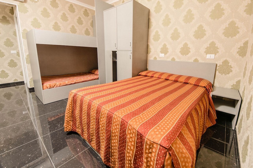 Quadruple Room, Ensuite photo 1