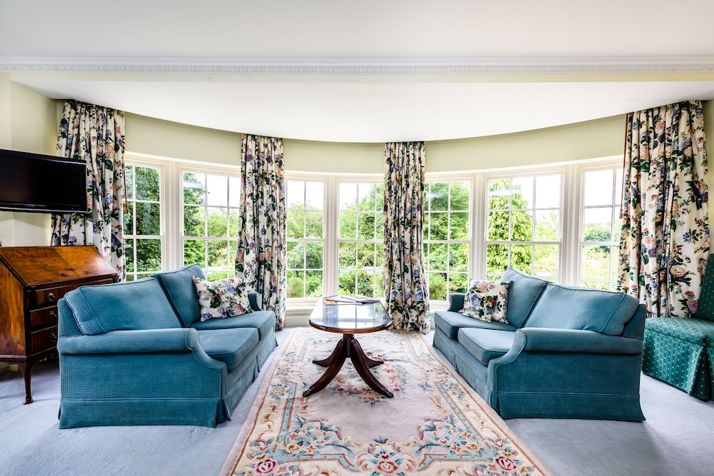 Romantic Double Room, 1 King Bed, Ensuite, Garden View photo 2